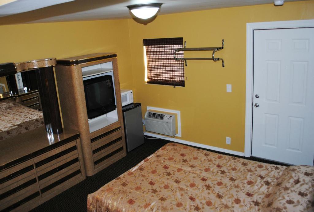 Atlantic Economy Inn Daytona Beach Room photo